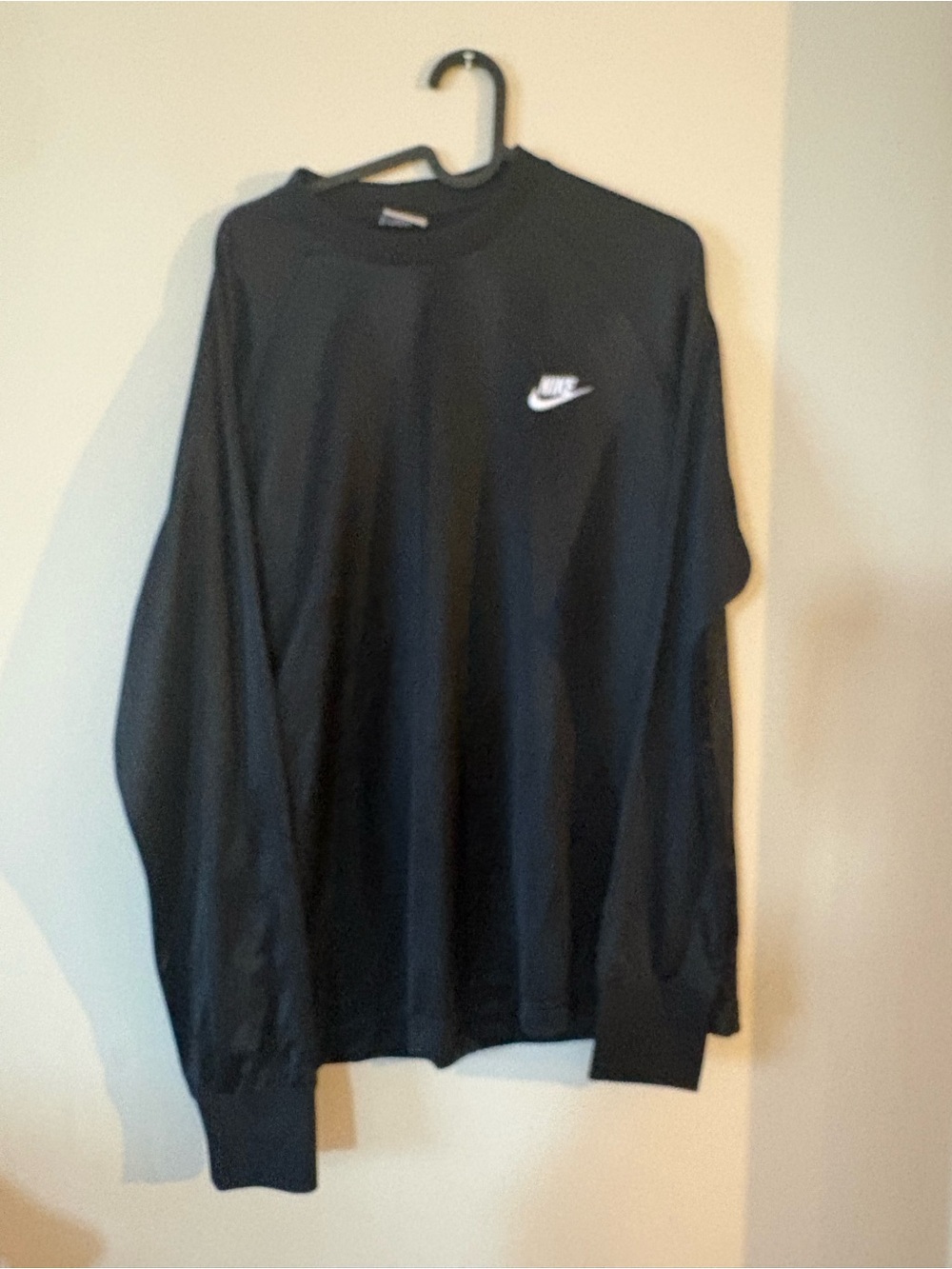 Vintage Nike Men's Black Long-Sleeve Crew Sweatshirt jersey Medium